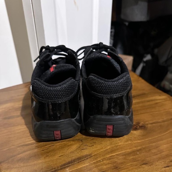 MENS PRADA SHOES SIZE 9 IN GOOD CONDITION - Picture 6 of 8